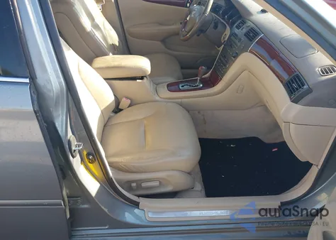 2002 Lexus Es 300 from USA, damaged, VIN JTHBF30GX20067048